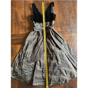 Womens BCBG Paris Size 6, Pre Owned Velvet & Plaid Taffeta Wrap Dress